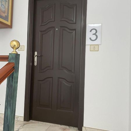 Apartamentos Demar Luis Casais Эль-Грове Экстерьер фото