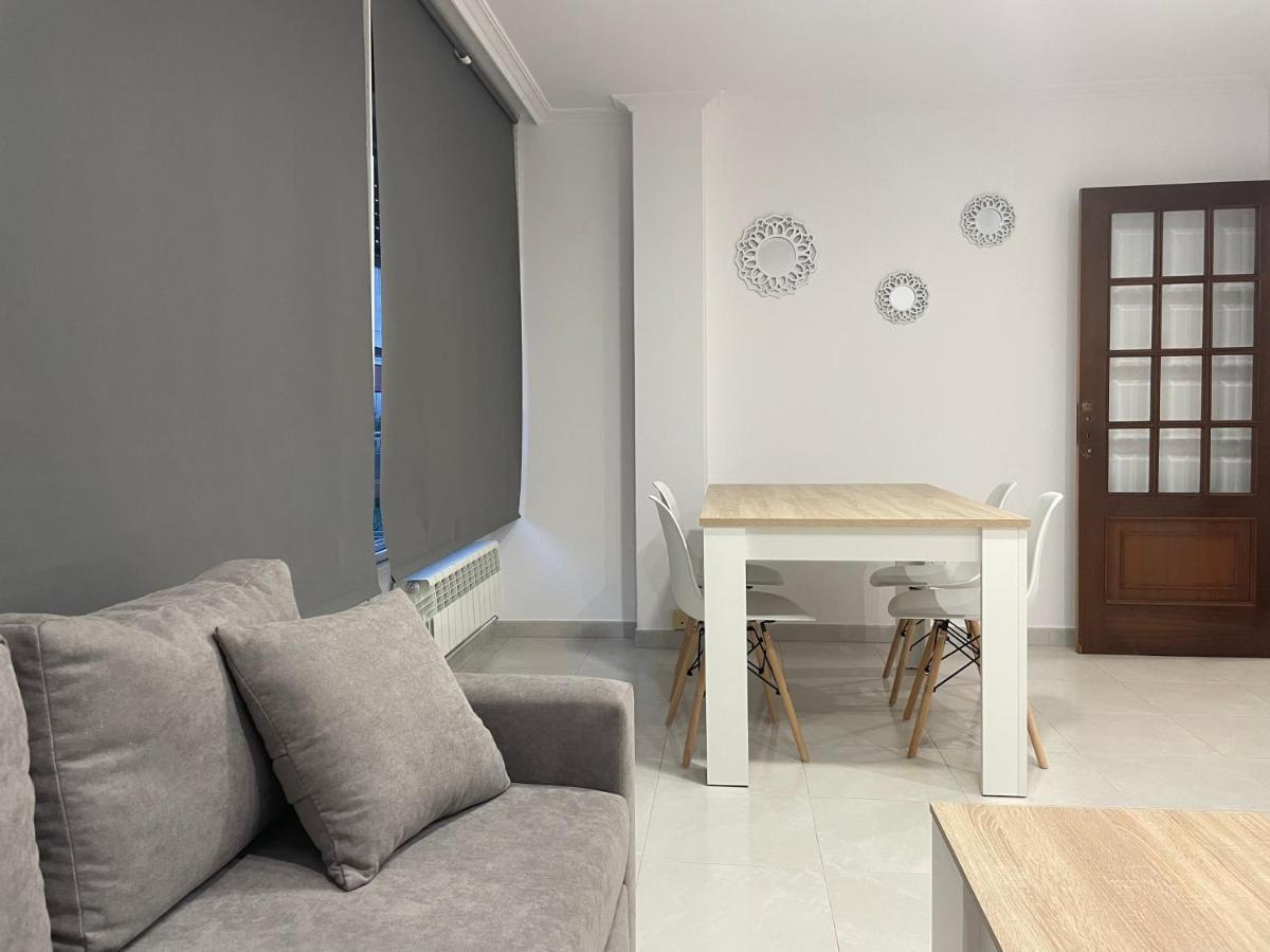 Apartamentos Demar Luis Casais Эль-Грове Экстерьер фото