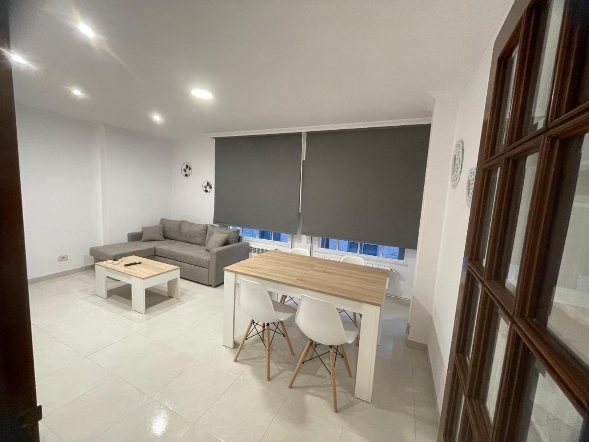 Apartamentos Demar Luis Casais Эль-Грове Экстерьер фото