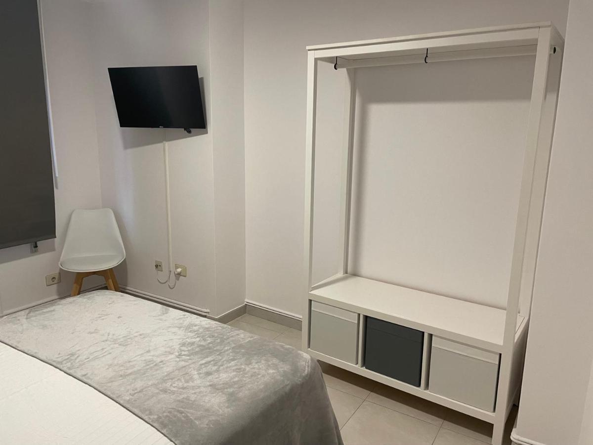 Apartamentos Demar Luis Casais Эль-Грове Экстерьер фото