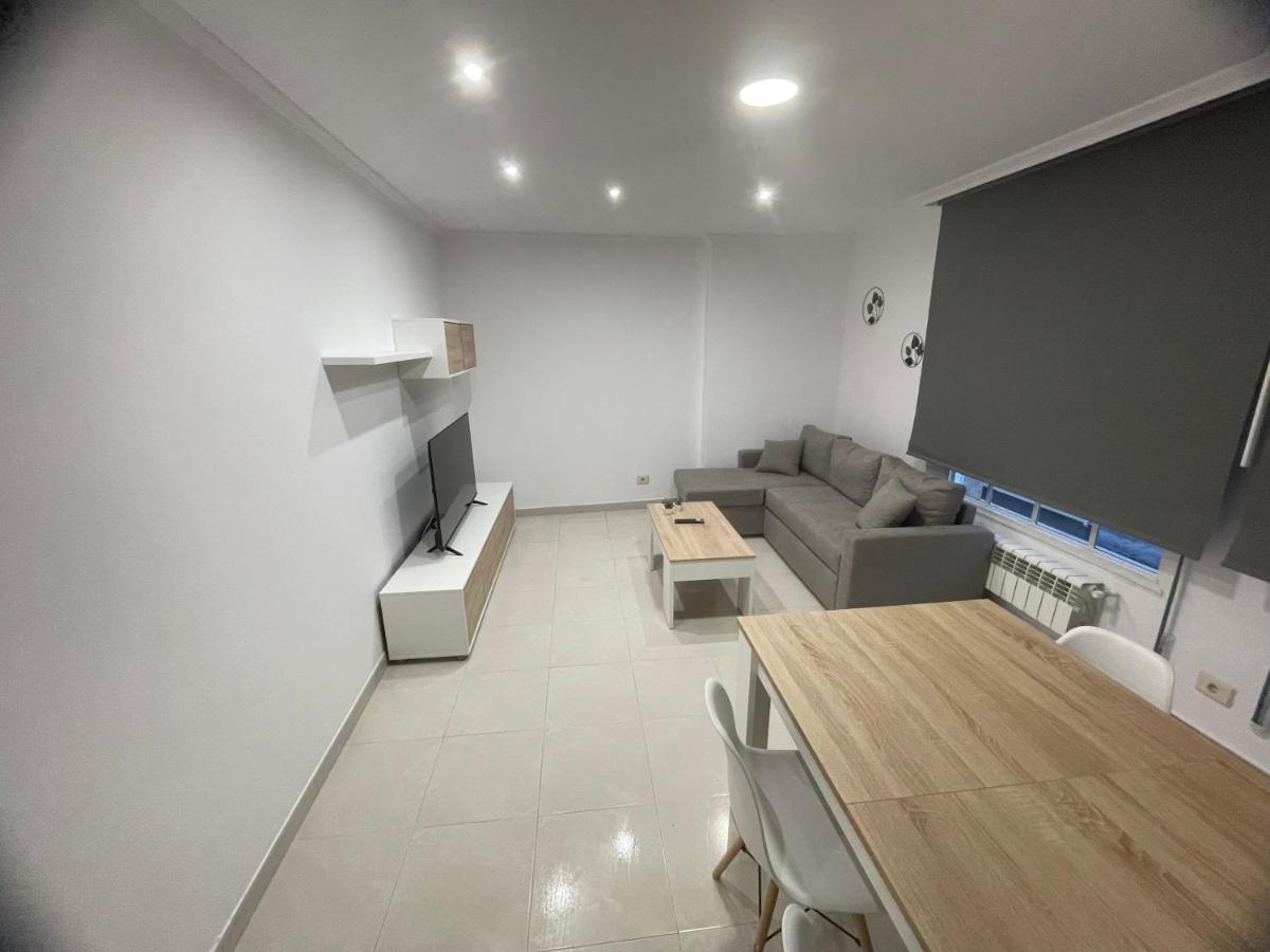 Apartamentos Demar Luis Casais Эль-Грове Экстерьер фото