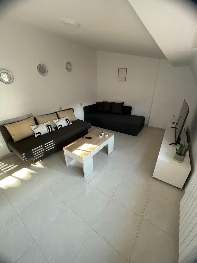 Apartamentos Demar Luis Casais Эль-Грове Экстерьер фото