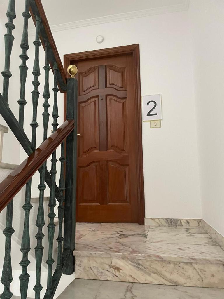 Apartamentos Demar Luis Casais Эль-Грове Экстерьер фото
