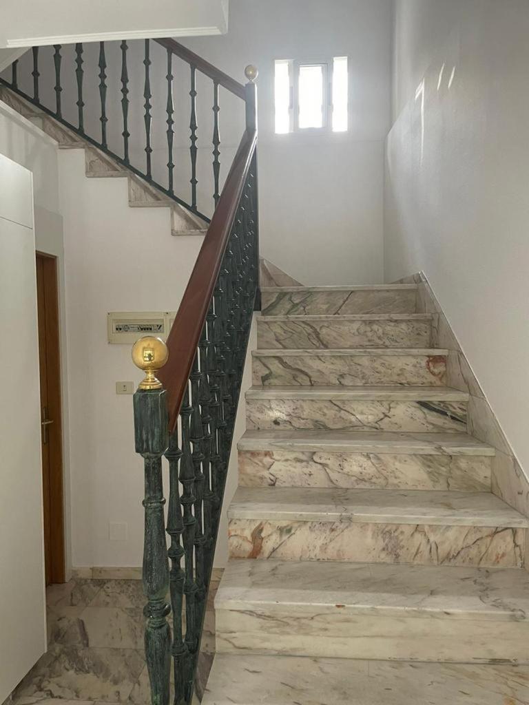 Apartamentos Demar Luis Casais Эль-Грове Экстерьер фото