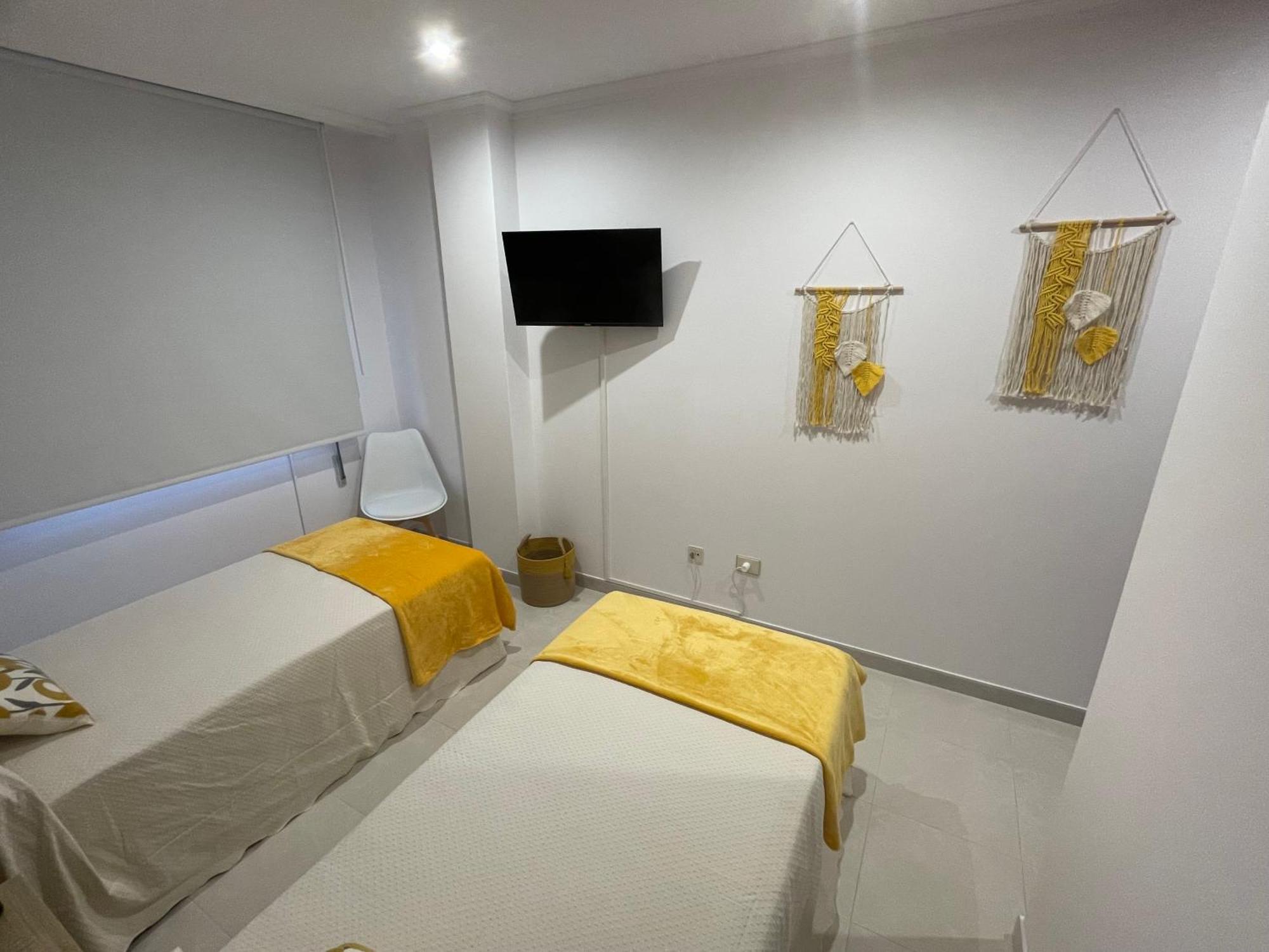 Apartamentos Demar Luis Casais Эль-Грове Экстерьер фото