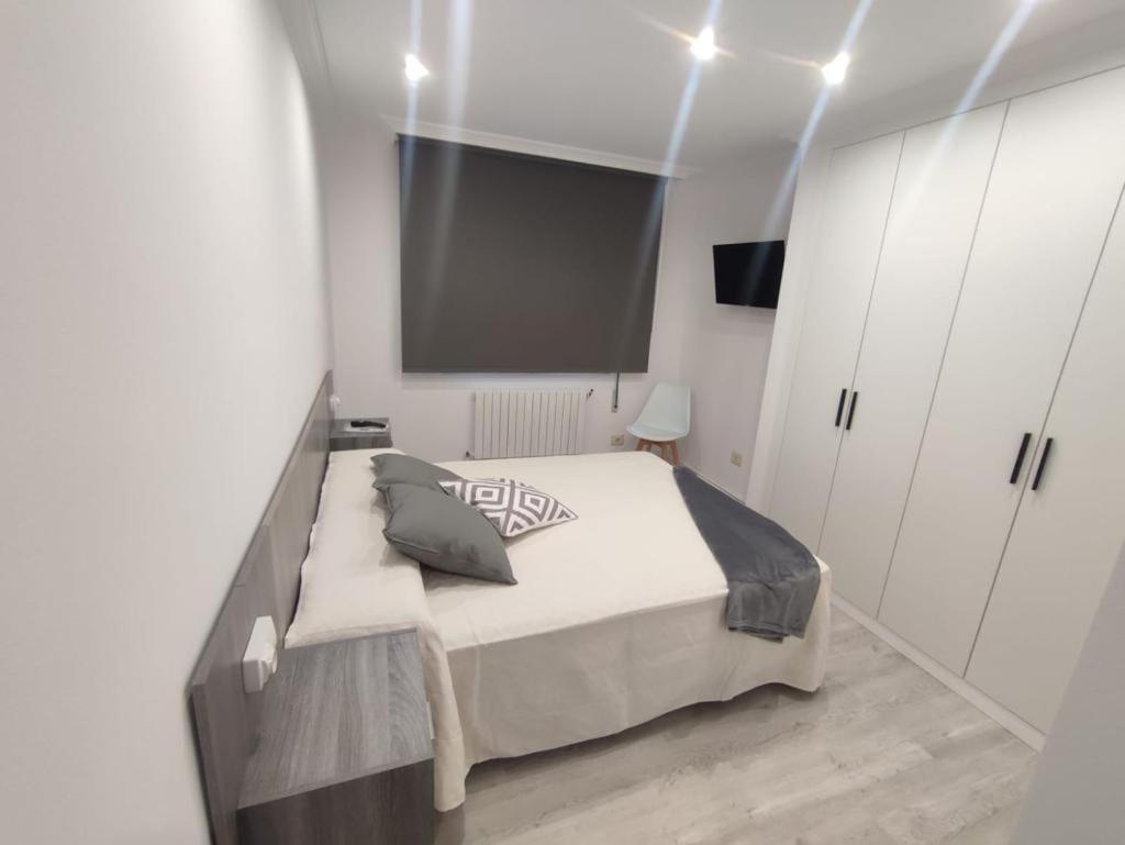 Apartamentos Demar Luis Casais Эль-Грове Номер фото