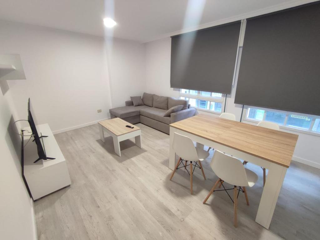 Apartamentos Demar Luis Casais Эль-Грове Номер фото