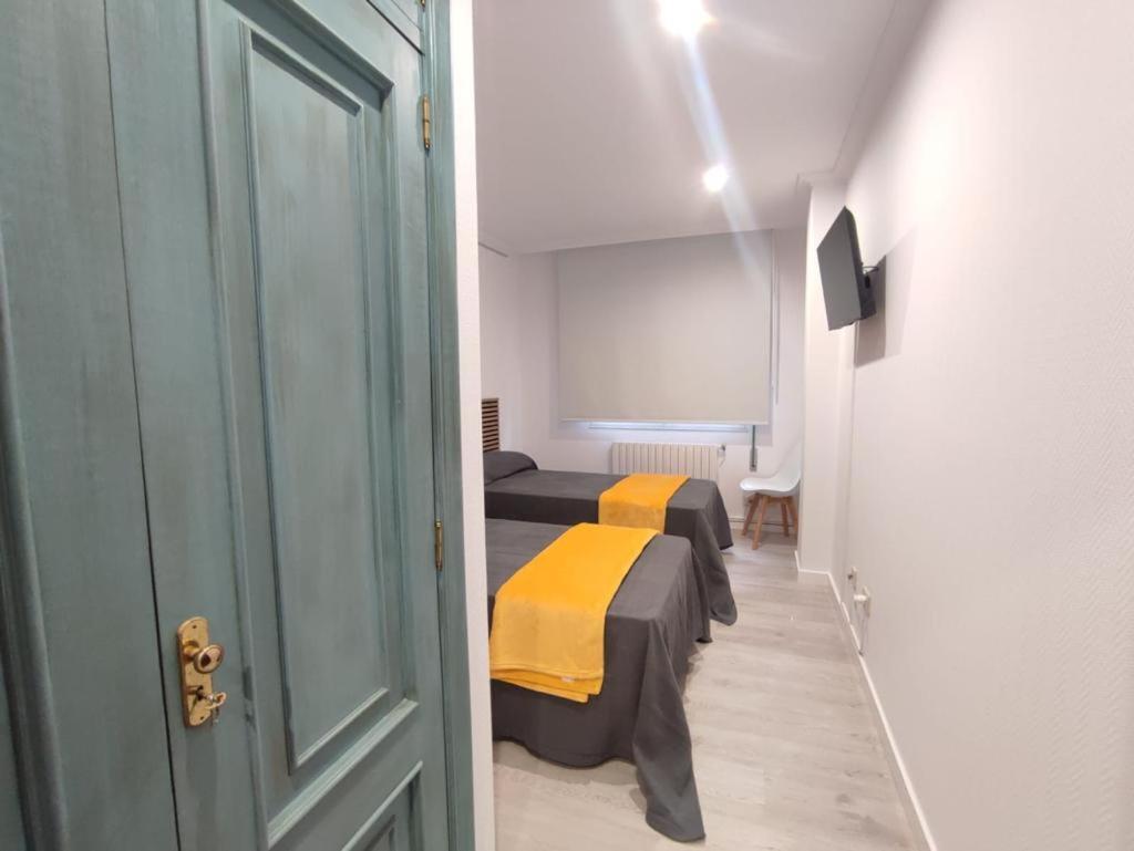 Apartamentos Demar Luis Casais Эль-Грове Номер фото