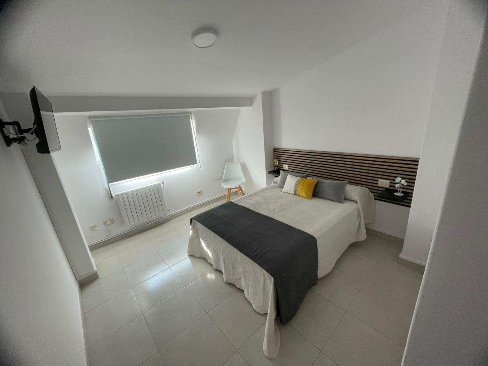 Apartamentos Demar Luis Casais Эль-Грове Номер фото