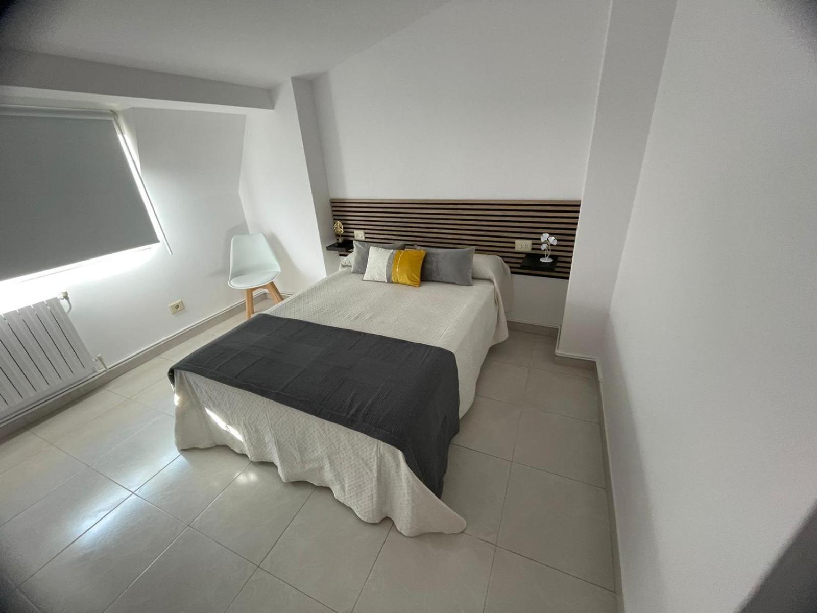 Apartamentos Demar Luis Casais Эль-Грове Номер фото