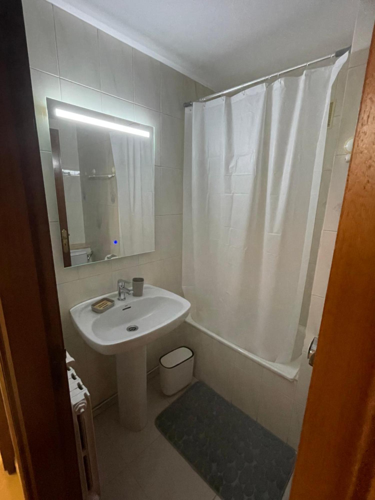 Apartamentos Demar Luis Casais Эль-Грове Номер фото